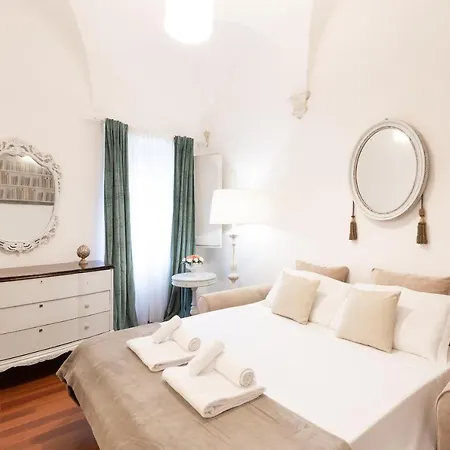 Leonardo Suite Pantheon Rome Exterior photo